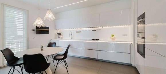 9 rooms Villa in Erba, Italy No. 123317 12