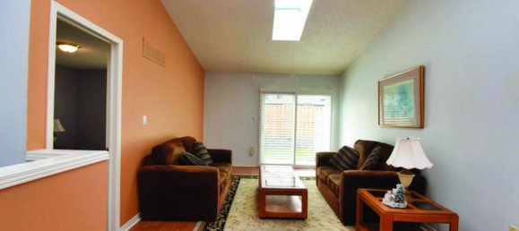 2 bedrooms House in Hamilton, Canada No. 888 9