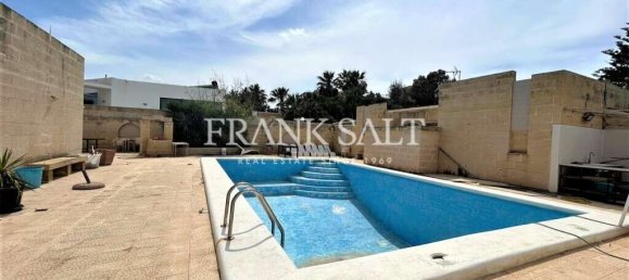 5 bedrooms Bungalow in Marsaskala, Malta No. 6593 14