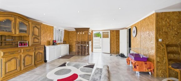 5 bedrooms House in Chartres, France No. 293098 16