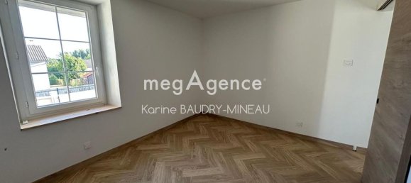 3 bedrooms House in Chatellerault, France No. 343870 6