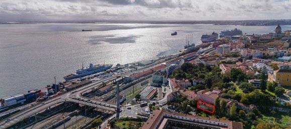 264m² Building in Lisbon, Portugal No. 126071 2