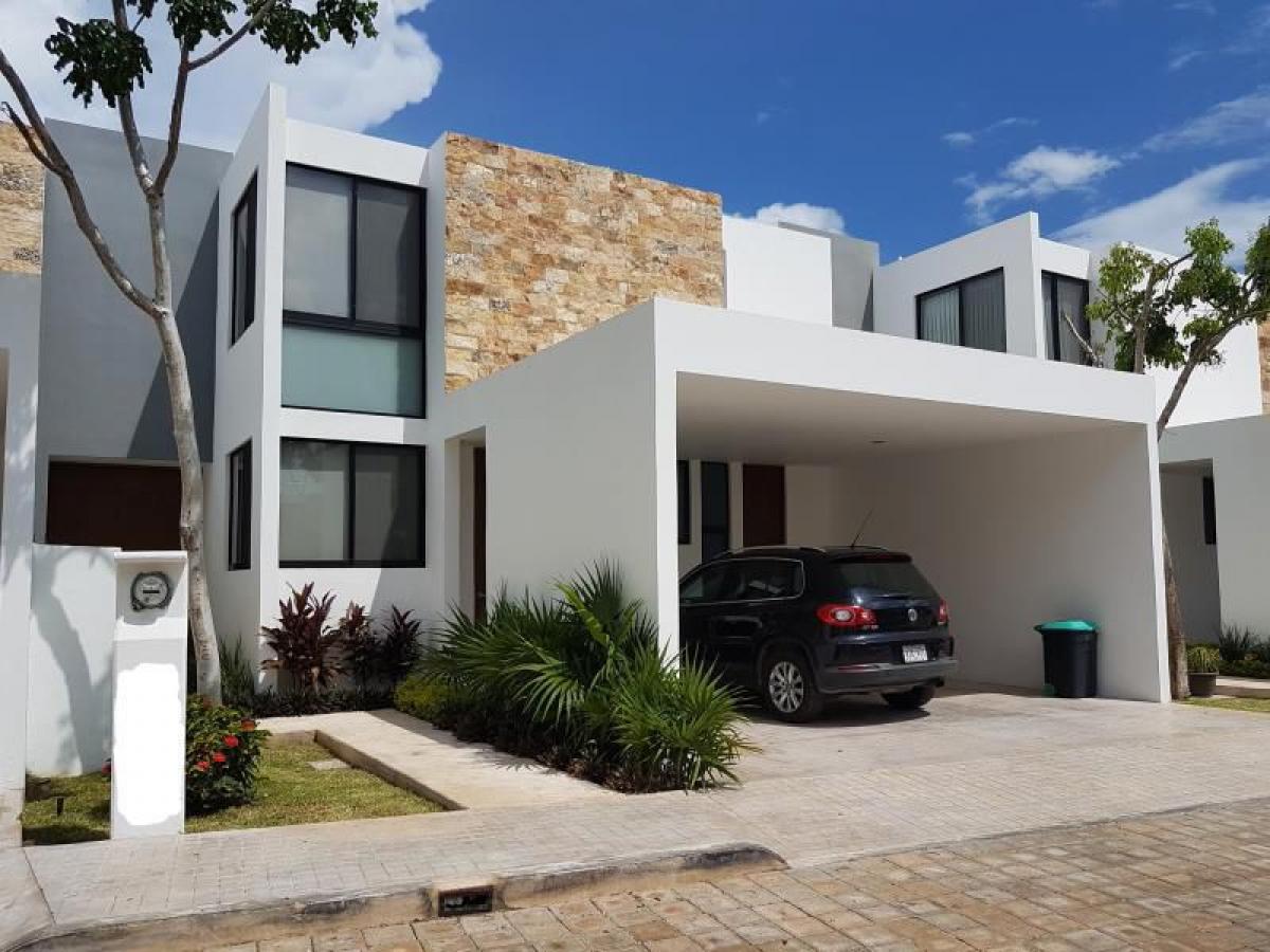 Casa de 3 dormitorios en Mérida, Mexico No. 71229