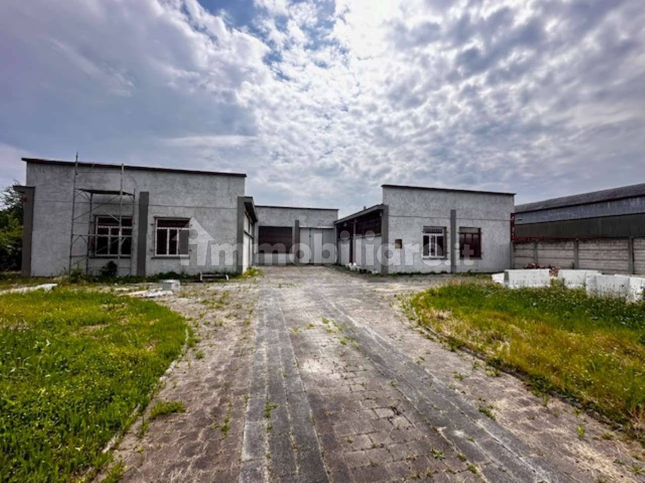 1 room Warehouse in San Pietro Mosezzo, Italy No. 174538