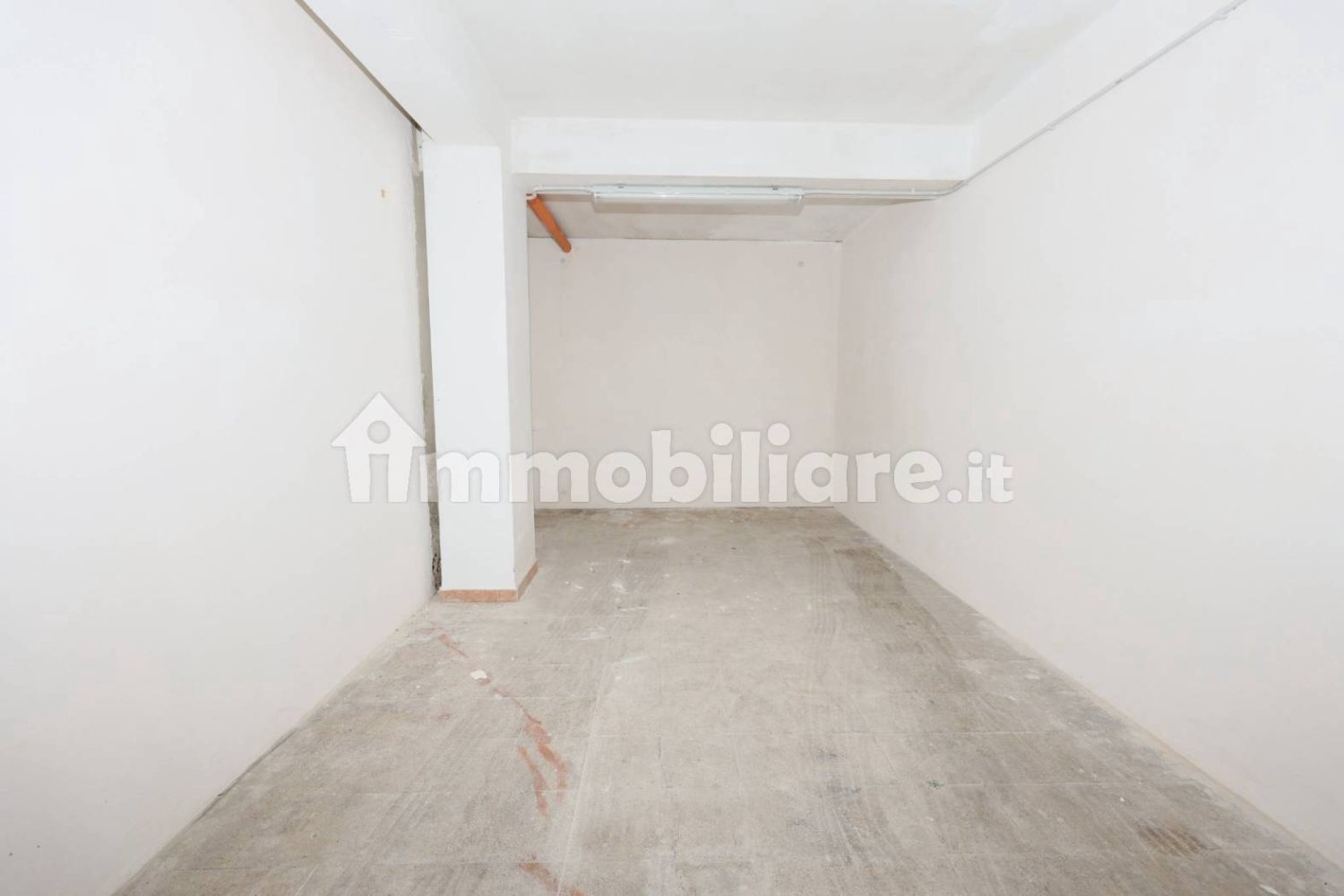 Garage in Cava de' Tirreni, Italy 20m², Nr. 343028