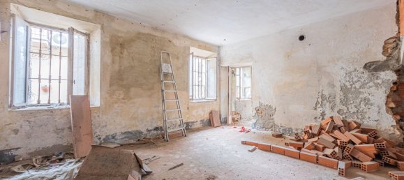 5 rooms House in Cinaglio, Italy No. 102799 10