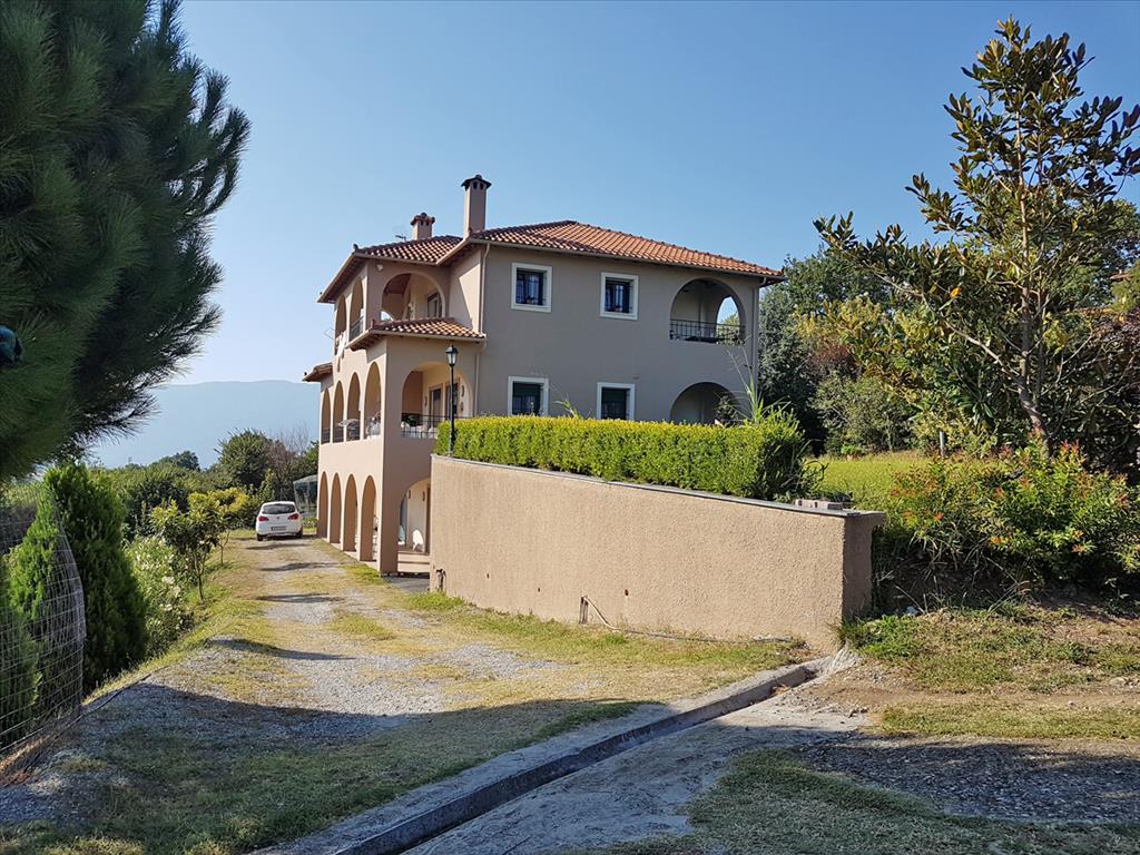 5 bedrooms Villa in Dion, Greece No. 4213