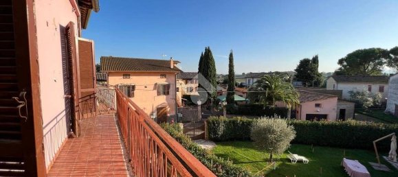 3 bedrooms Apartment in Marsciano, Italy No. 104935 11