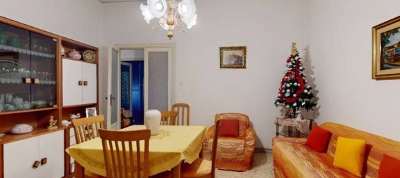 2 rooms Apartment in Naples, Italy No. 22000 22