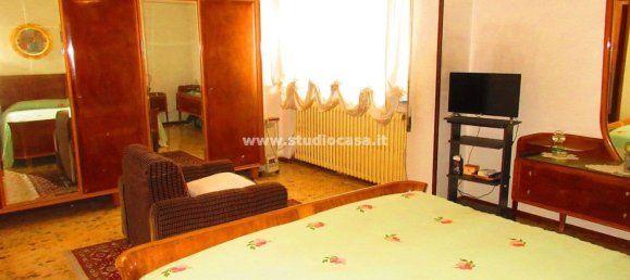 6 rooms Apartment in Lovere, Italy No. 133726 11