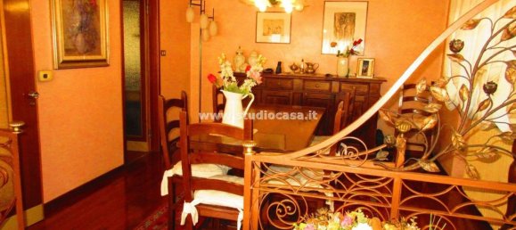6 rooms Apartment in Lovere, Italy No. 133726 8