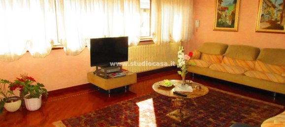 6 rooms Apartment in Lovere, Italy No. 133726 4
