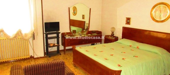 6 rooms Apartment in Lovere, Italy No. 133726 10