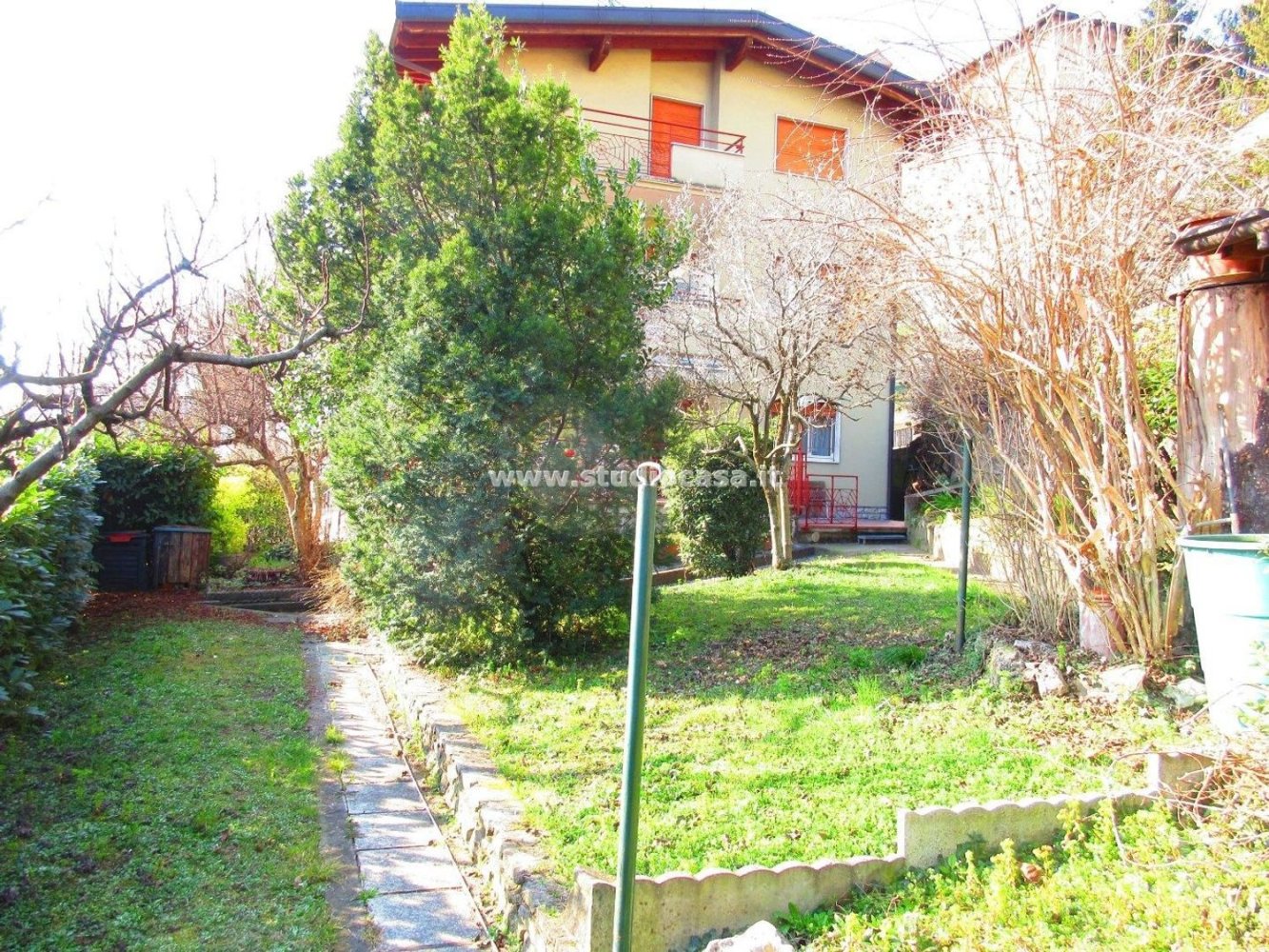 6 rooms Apartment in Lovere, Italy No. 133726