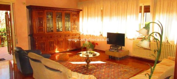 6 rooms Apartment in Lovere, Italy No. 133726 5