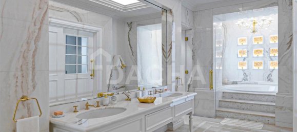 7 bedrooms Villa in Dubai, UAE No. 28041 11