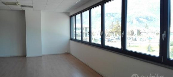 2 rooms Office in Udine, Italy No. 296206 3