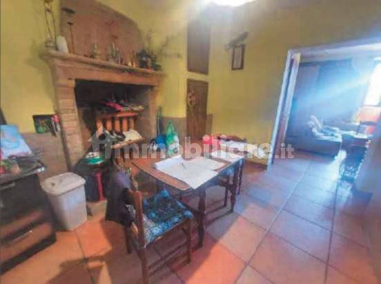 Apartamento T4 em Sigillo, Italy N.º 353559