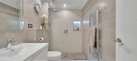 2 bedrooms Apartment in Benahavis, Spain No. 184260 6