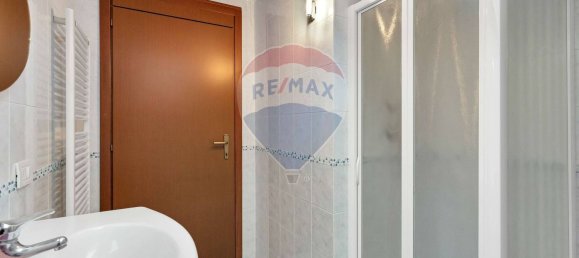 3 bedrooms Penthouse in Carpiano, Italy No. 357992 16