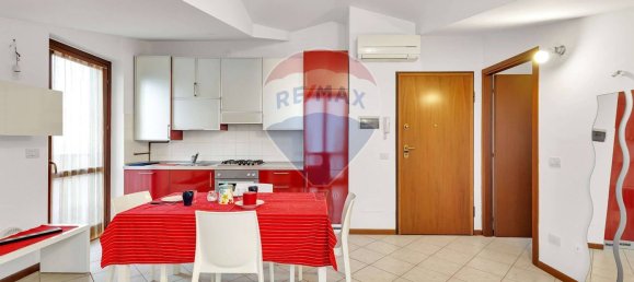 3 bedrooms Penthouse in Carpiano, Italy No. 357992 3