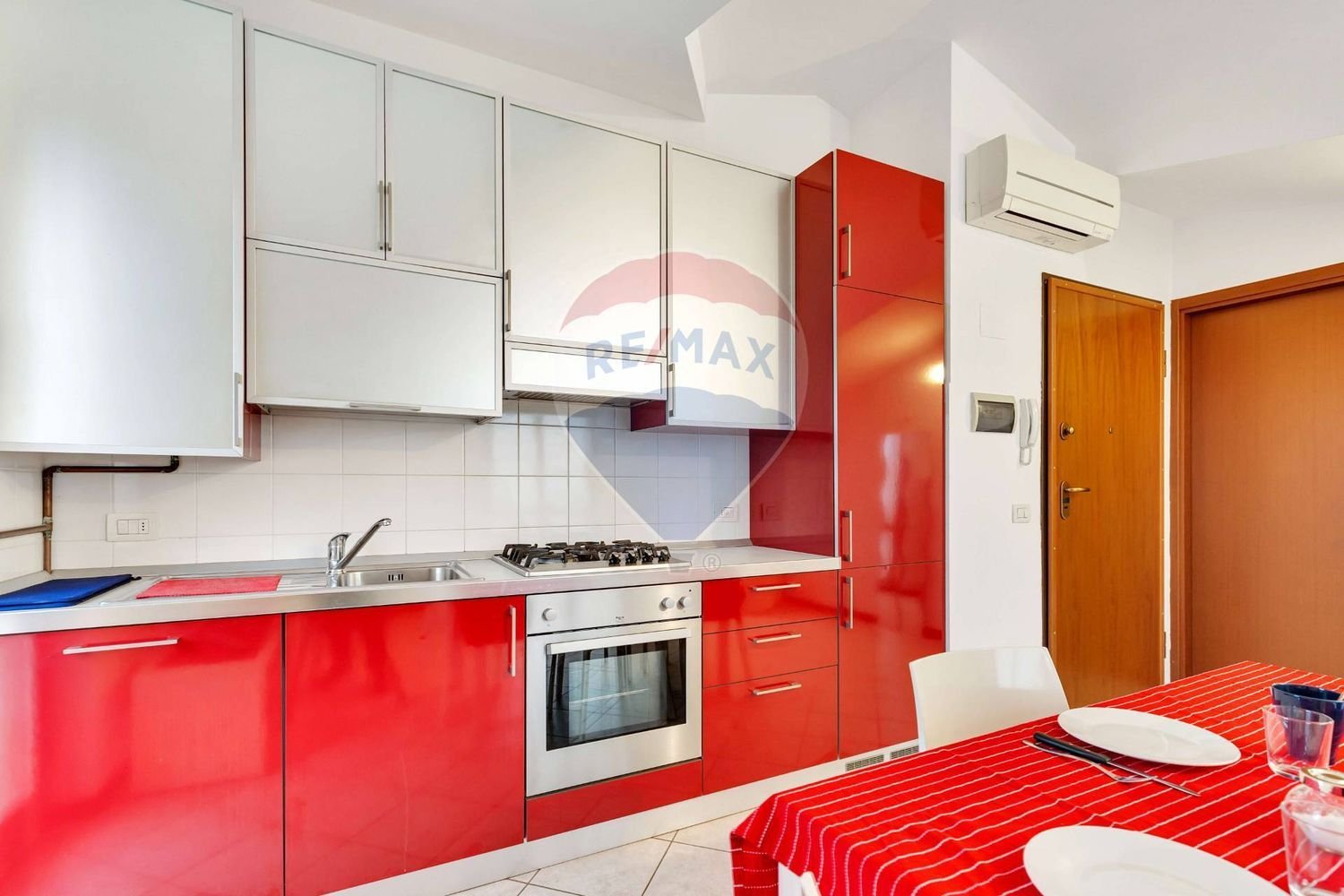 3 bedrooms Penthouse in Carpiano, Italy No. 357992