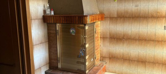 5 bedrooms House in Trepuzzi, Italy No. 381597 10