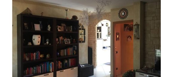 Casa de 5 habitaciónes en Boltiere, Italy No. 254318 4