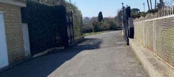 10 rooms Apartment in Velletri, Italy No. 30918 3