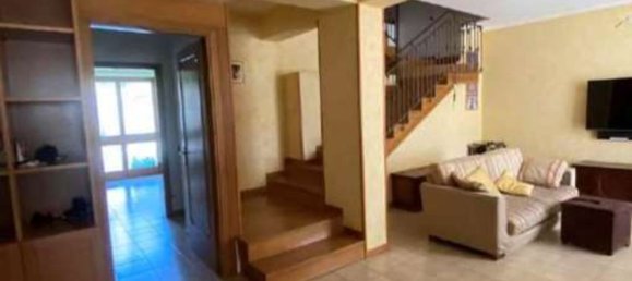 10 rooms Apartment in Velletri, Italy No. 30918 14