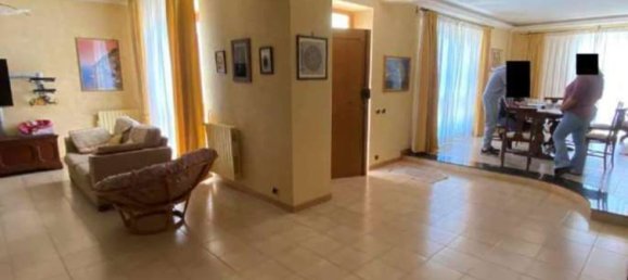 10 rooms Apartment in Velletri, Italy No. 30918 13