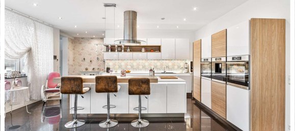 Квартира с 4 комнатами в Пфорцхайм, Германия № 307474 3