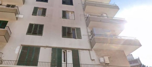 6 rooms Apartment in Taranto, Italy No. 286908 2
