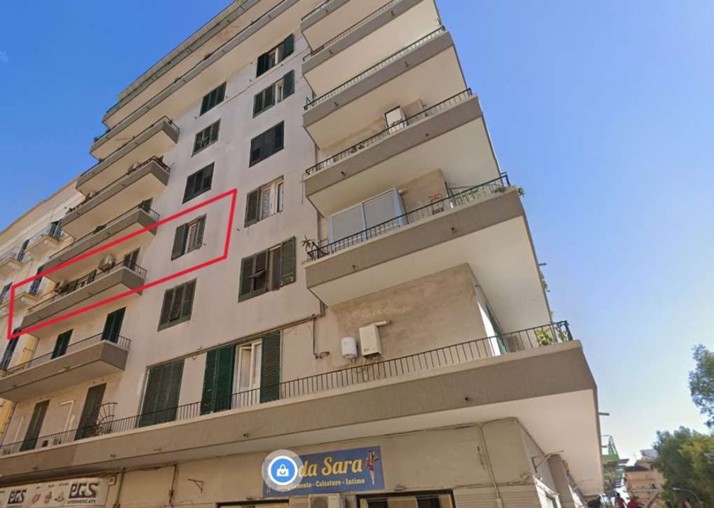 6 rooms Apartment in Taranto, Italy No. 286908