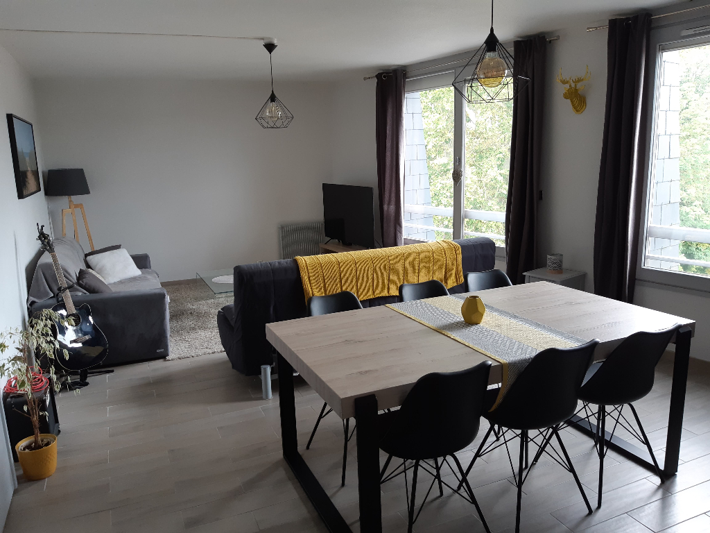 Apartamento de 2 dormitorios en Compiegne, France No. 232118