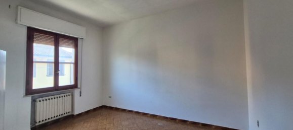 4 rooms Apartment in Santa Croce sull'Arno, Italy No. 91007 6