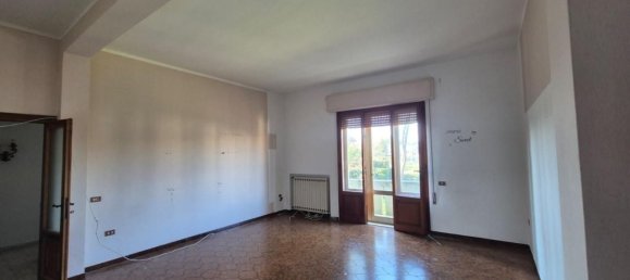 4 rooms Apartment in Santa Croce sull'Arno, Italy No. 91007 13