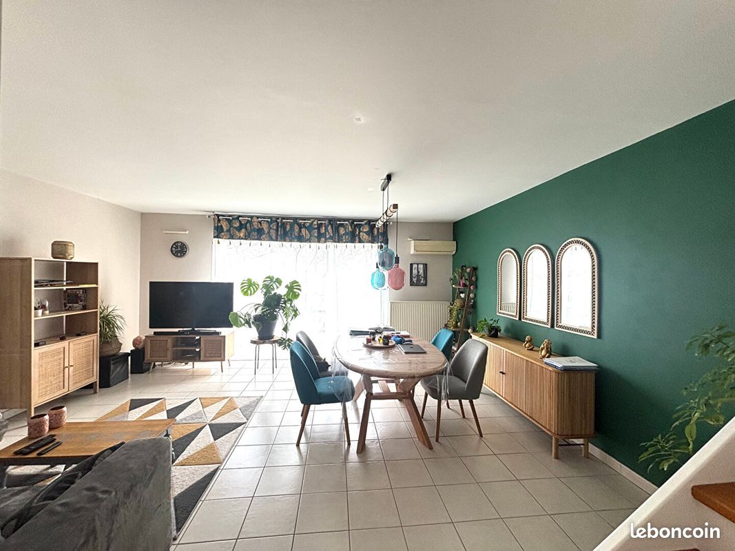 Casa de 4 dormitorios en Dijon, France No. 203018