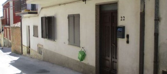 7-salle Appartement à Roggiano Gravina, Italy No. 181530 3