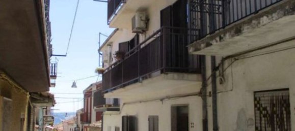 7-salle Appartement à Roggiano Gravina, Italy No. 181530 2