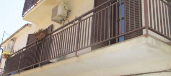 7-salle Appartement à Roggiano Gravina, Italy No. 181530 4