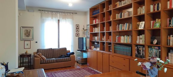 8 rooms Villa in L'Aquila, Italy No. 290383 3