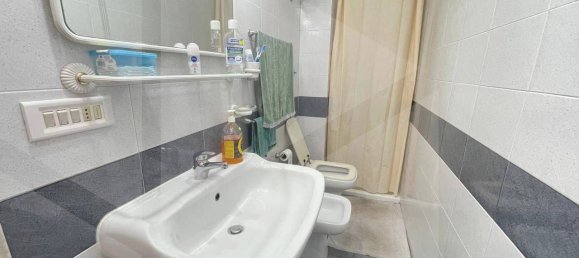 2غرفة شقة في Bari, Italy رقم 33887 45