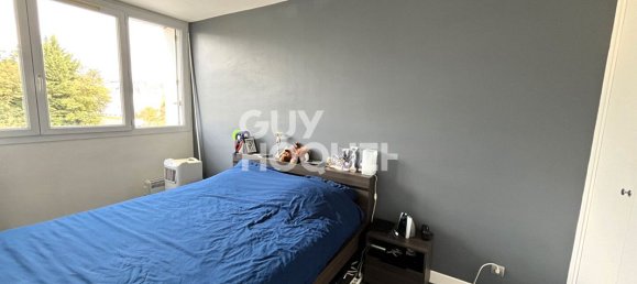 2 bedrooms Apartment in Saint-Cyr-sur-Loire, France No. 235758 4