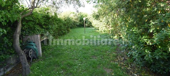 Вилла с 2 спальнями в Масса, Италия № 215041 11