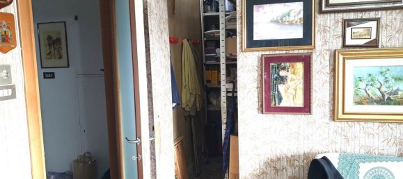 5 rooms Apartment in Bari, Italy No. 175959 7