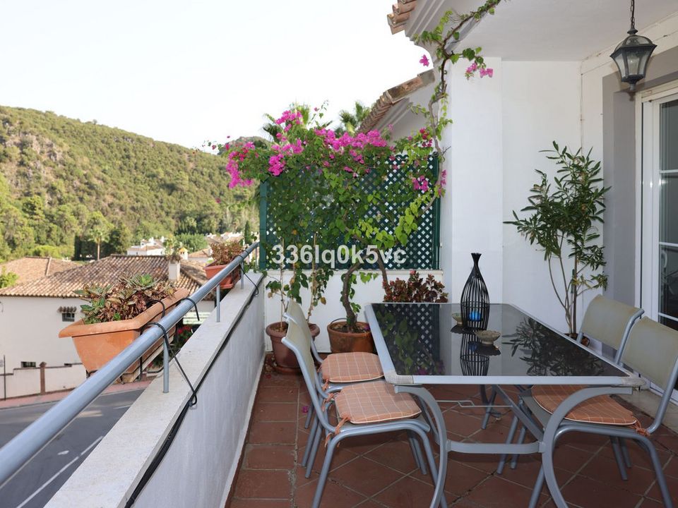 2 bedrooms Penthouse in Benahavis, Spain No. 282608