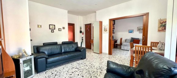 2 Schlafzimmer Wohnung in Naples, Italy, Nr. 329367 4