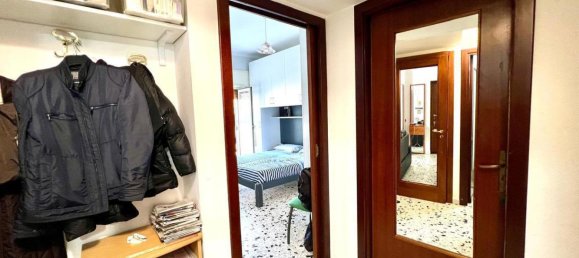 2 Schlafzimmer Wohnung in Naples, Italy, Nr. 329367 8
