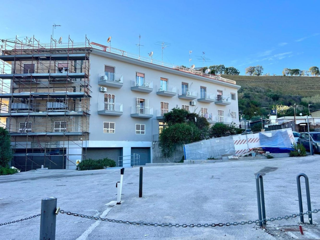 2 Schlafzimmer Wohnung in Naples, Italy, Nr. 329367